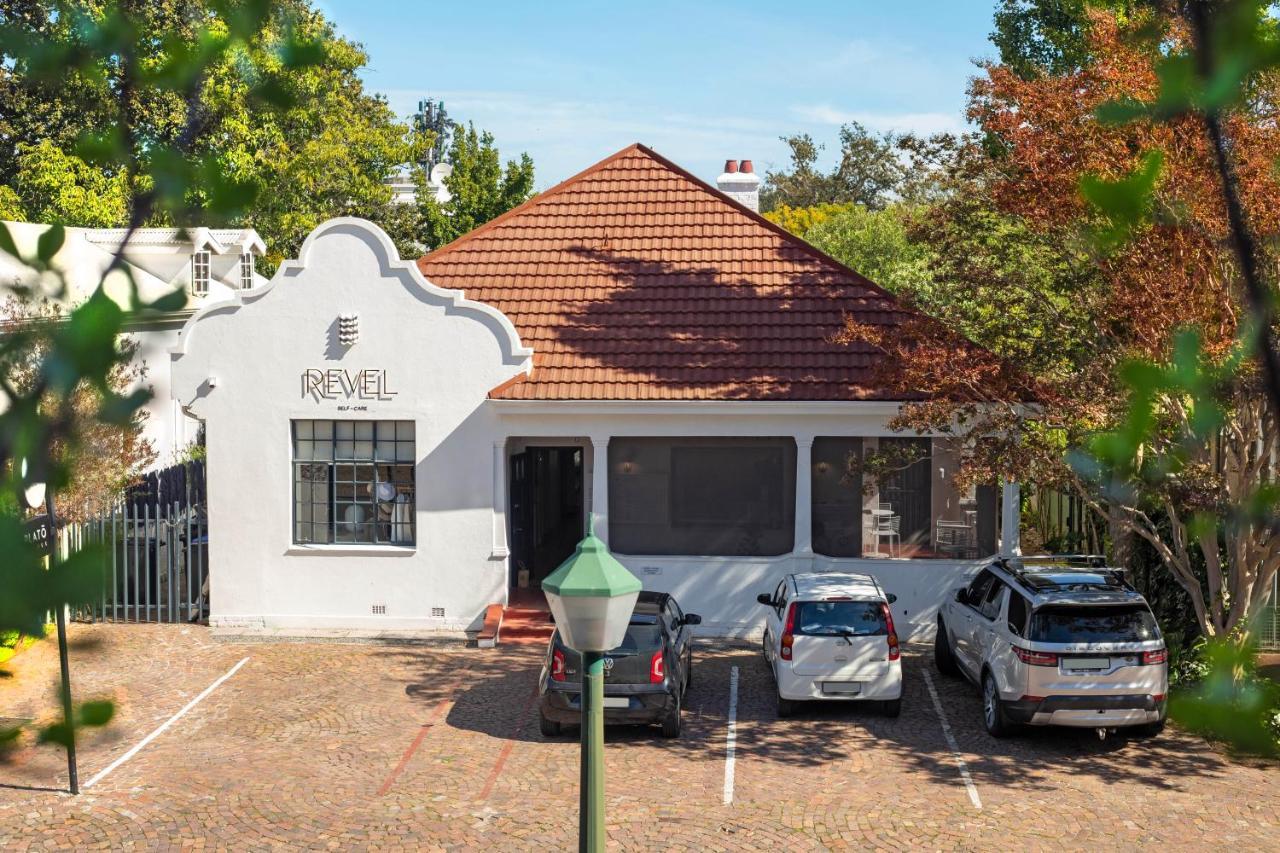 סטלנבוש Hotel Krige מראה חיצוני תמונה